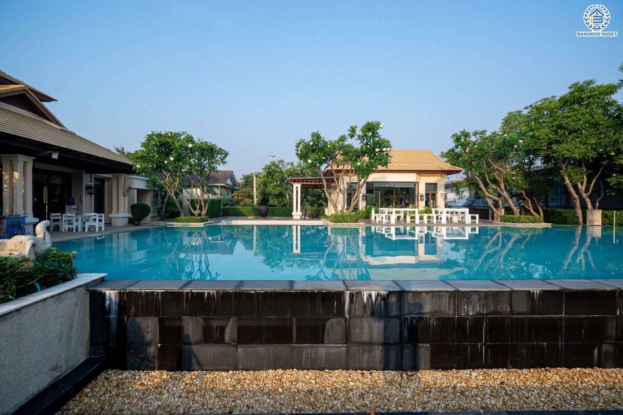 บ้านมือสองตกแต่งใหม่ โครงการ ชัยพฤกษ์ เพชรเกษม81 หลังมุม แบรนด์ Land&Houses พร้อมรองรับทุกความสุข บนเนื้อที่ 63.3 ตร.ว. ฟังก์ชัน 3 ห้องนอน 3 ห้องน้ำ 1 ห้องอเนกประสงค์ 2 ที่จอดรถ ทำเลเดินทางสะดวก เชื่อมต่อถนนเพชรเกษม ถนนมาเจริญ และใกล้ทางด่วน "เพชรเกษม"